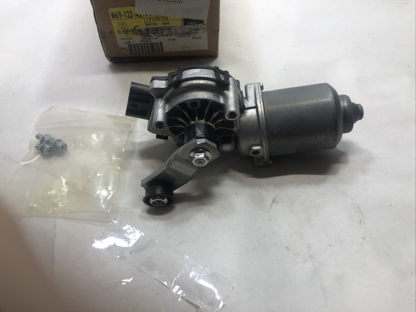 New OEM Genuine GM Wiper Motor Buick LACROSSE ALLURE 2006-09 19120736