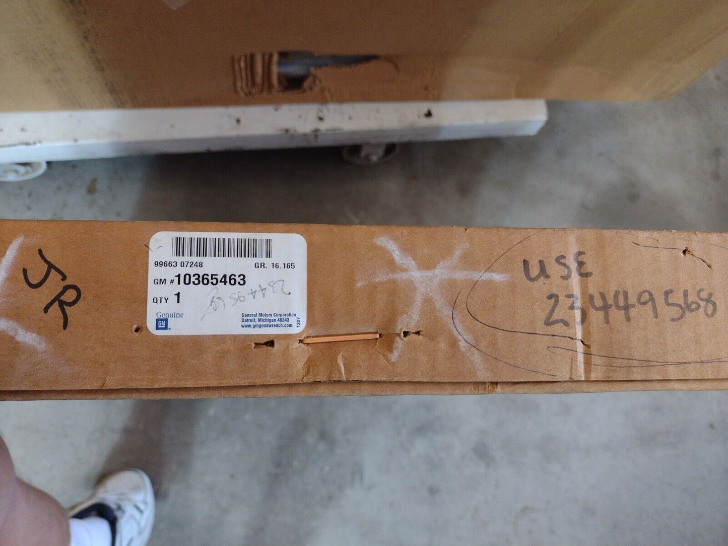 Genuine OEM GM Chevy Express 2500 Driver Side Rear Door Trim 2003-2024 10365463