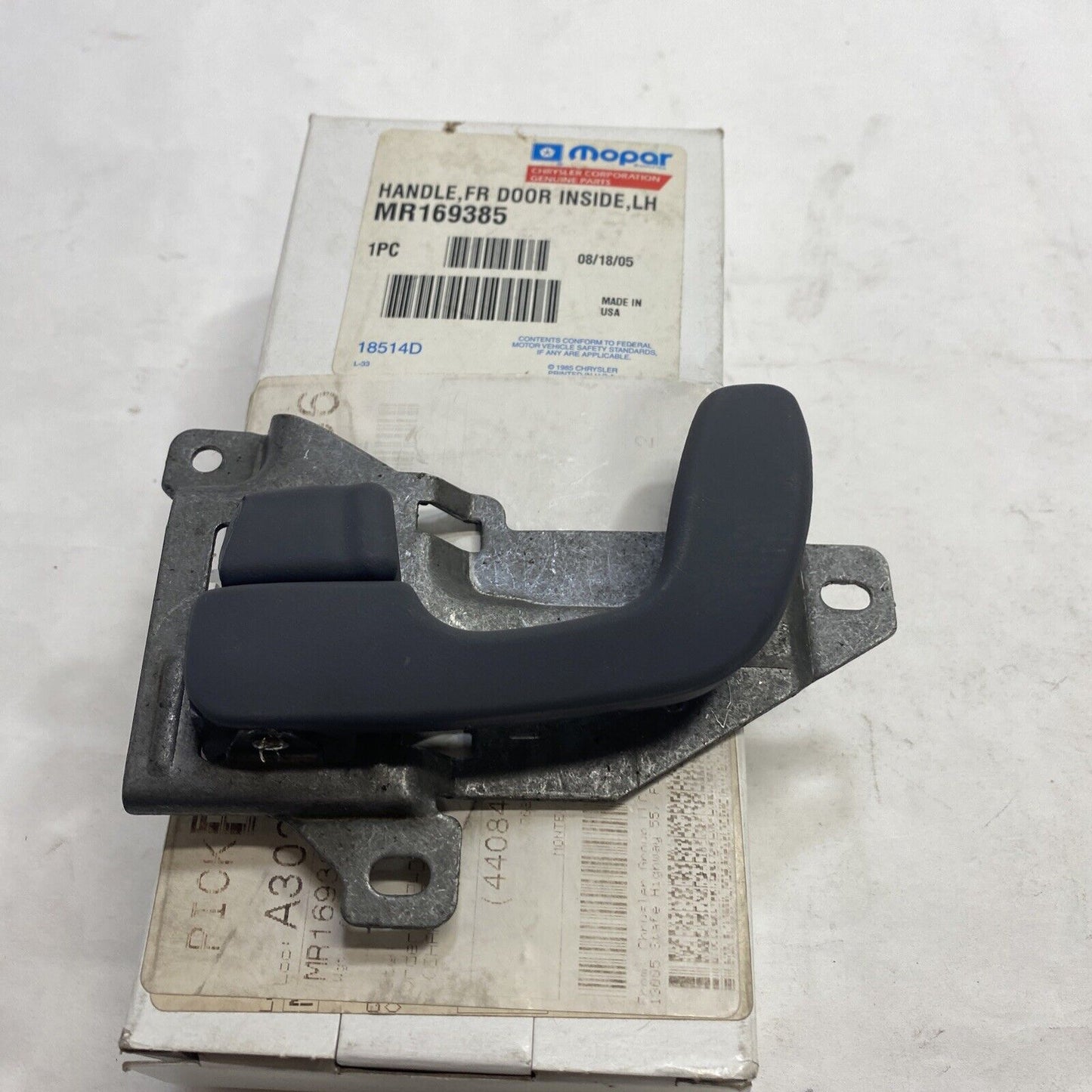 New OEM Mopar Chrysler Sebring Dodge Avenger Interior Handle 1995-99 MR169385
