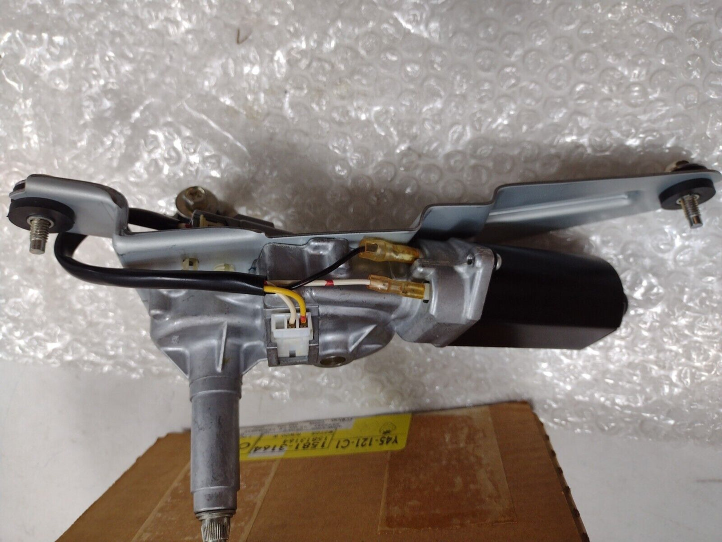 Genuine OEM GM Chevrolet Equinox Rear Window Wiper Motor 2005-2007 15813164