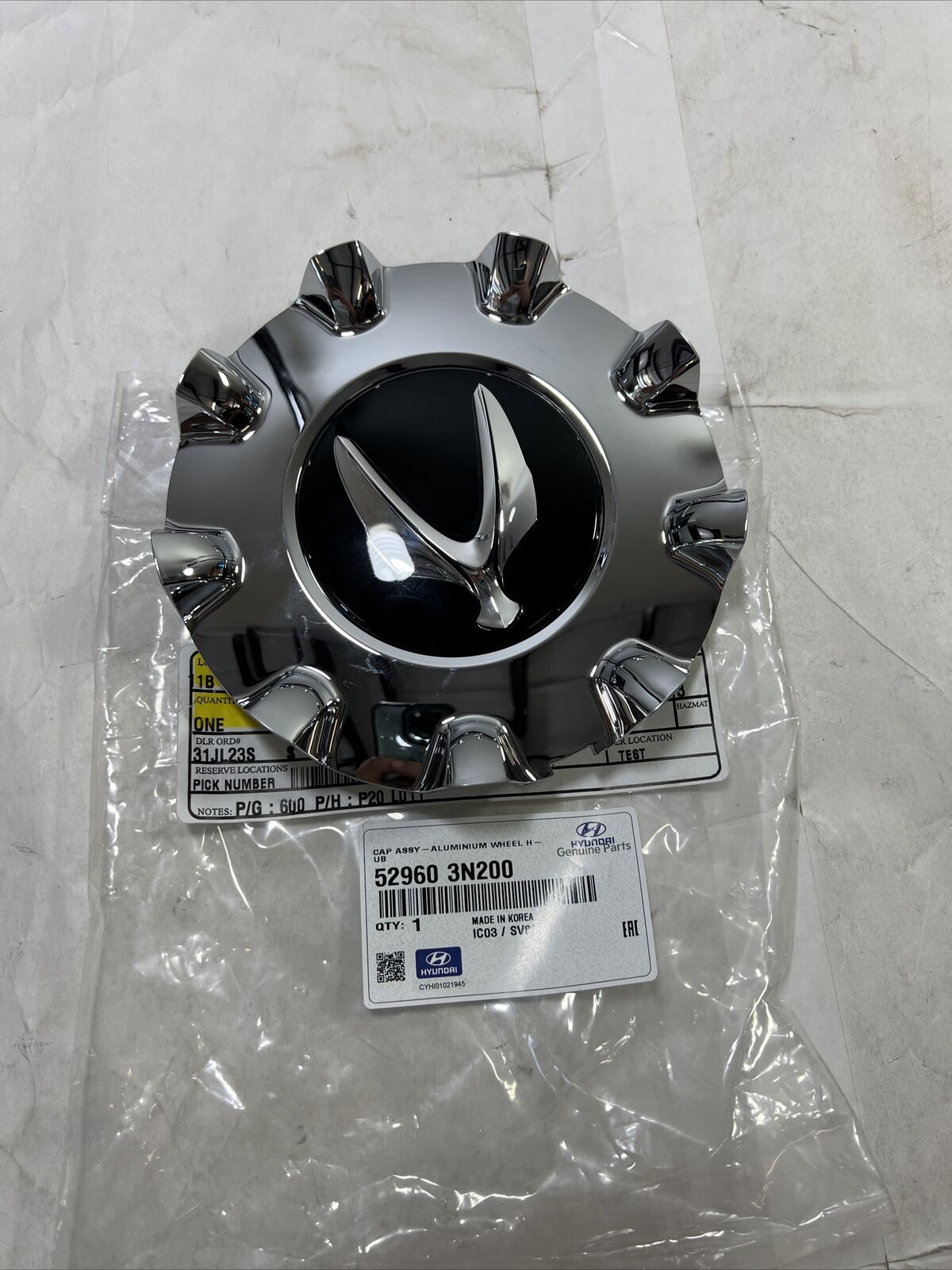 Genuine OEM Hyundai Equus Aluminium Wheel Hub Cap Assembly Kia 10-13 529603N200