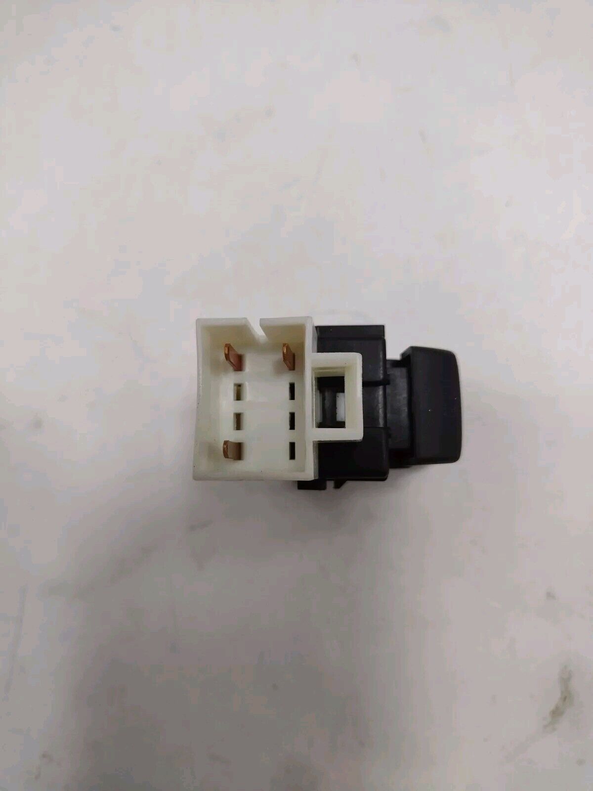 Genuine OEM GM Chevy Impala 2000-2005 10408574