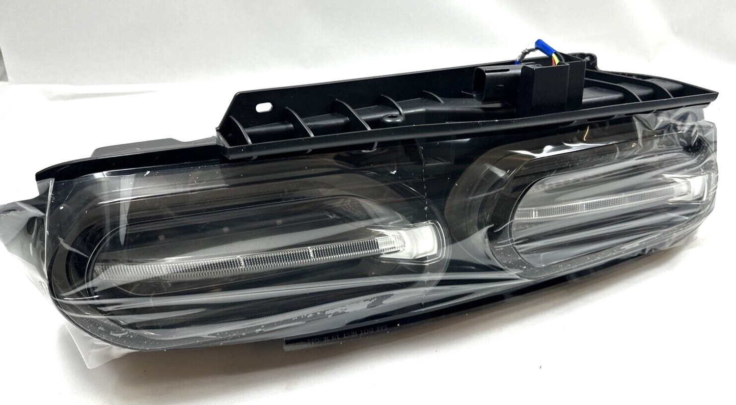 Genuine OEM GM Rear Right Side LED Smoked Tail Light Lamp 2019-2024 84725130