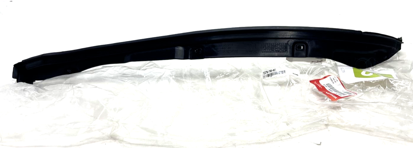 New OEM Genuine Honda Front Left Door Gap Seal 72376THRA01