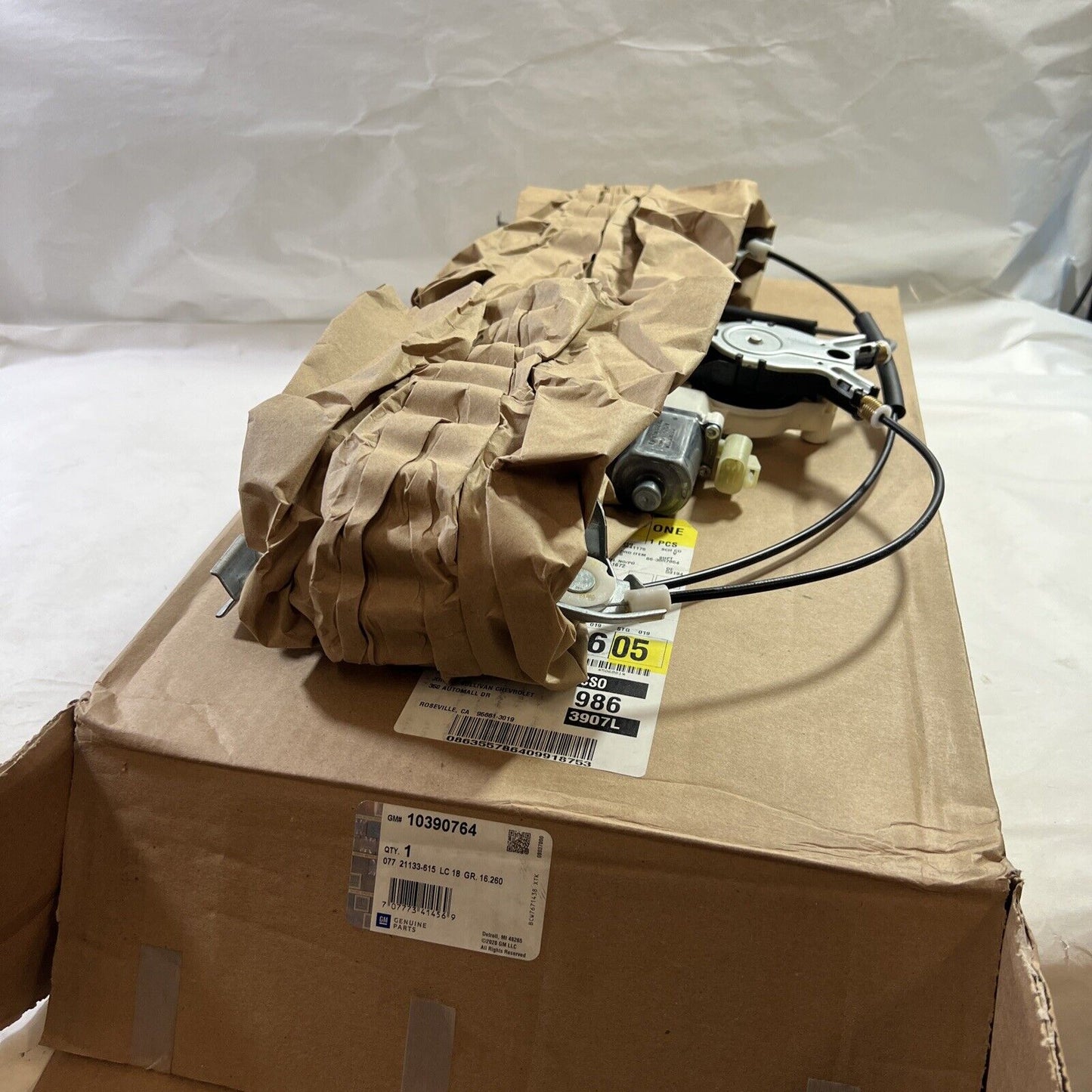 Genuine OEM GM Front Left Side Power Window Regulator & Motor Assembly 10390764