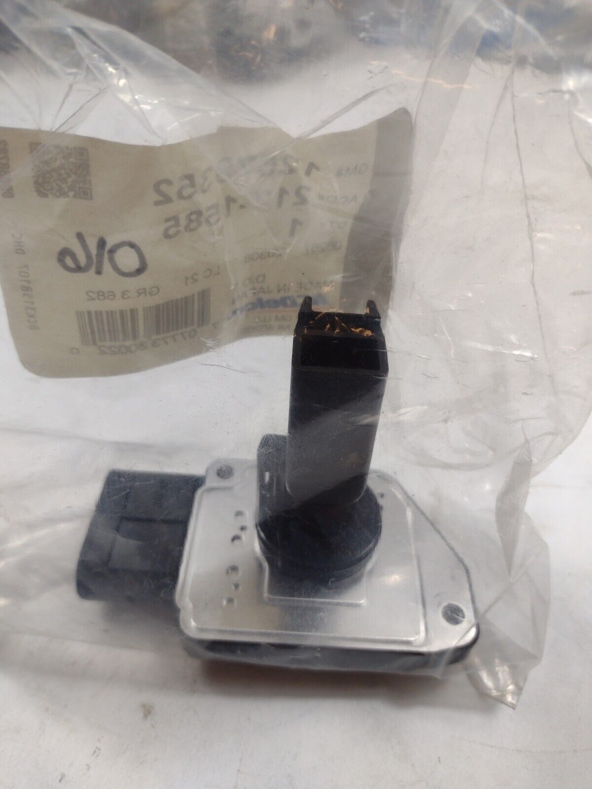 Genuine OEM GM Chevy Malibu Mass Air Flow Sensor 12579352 ACDelco 213-1585