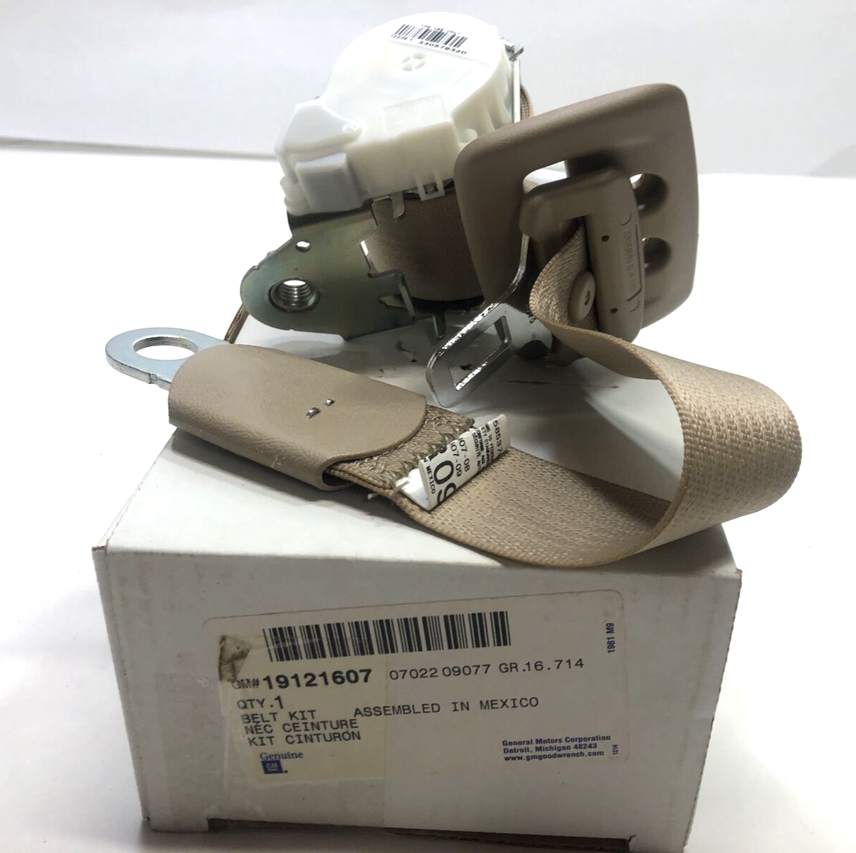 GM OEM Rear Seat Belt-Belt & Buckle Retractor 2007 19121607