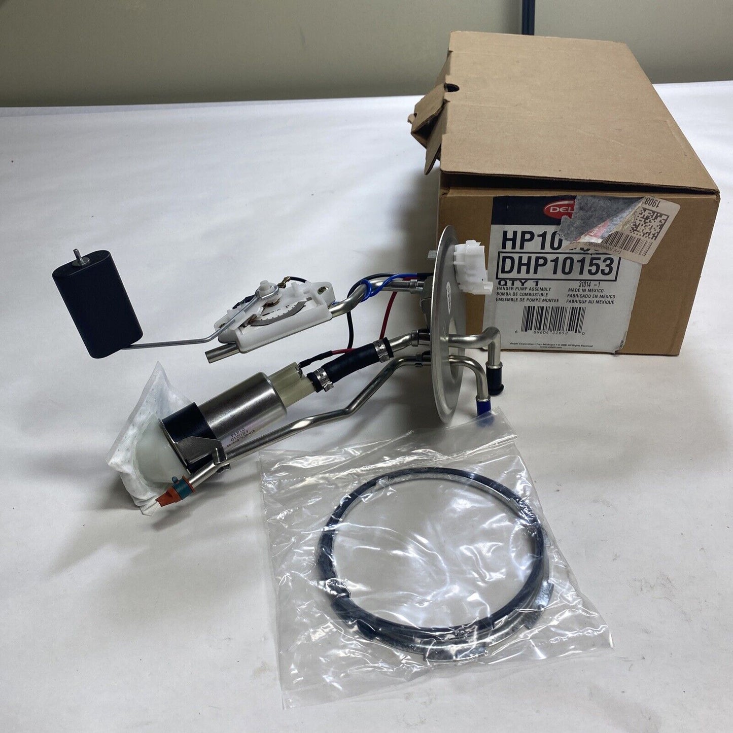 New Delphi Fuel Pump Hanger Assembly HP10153