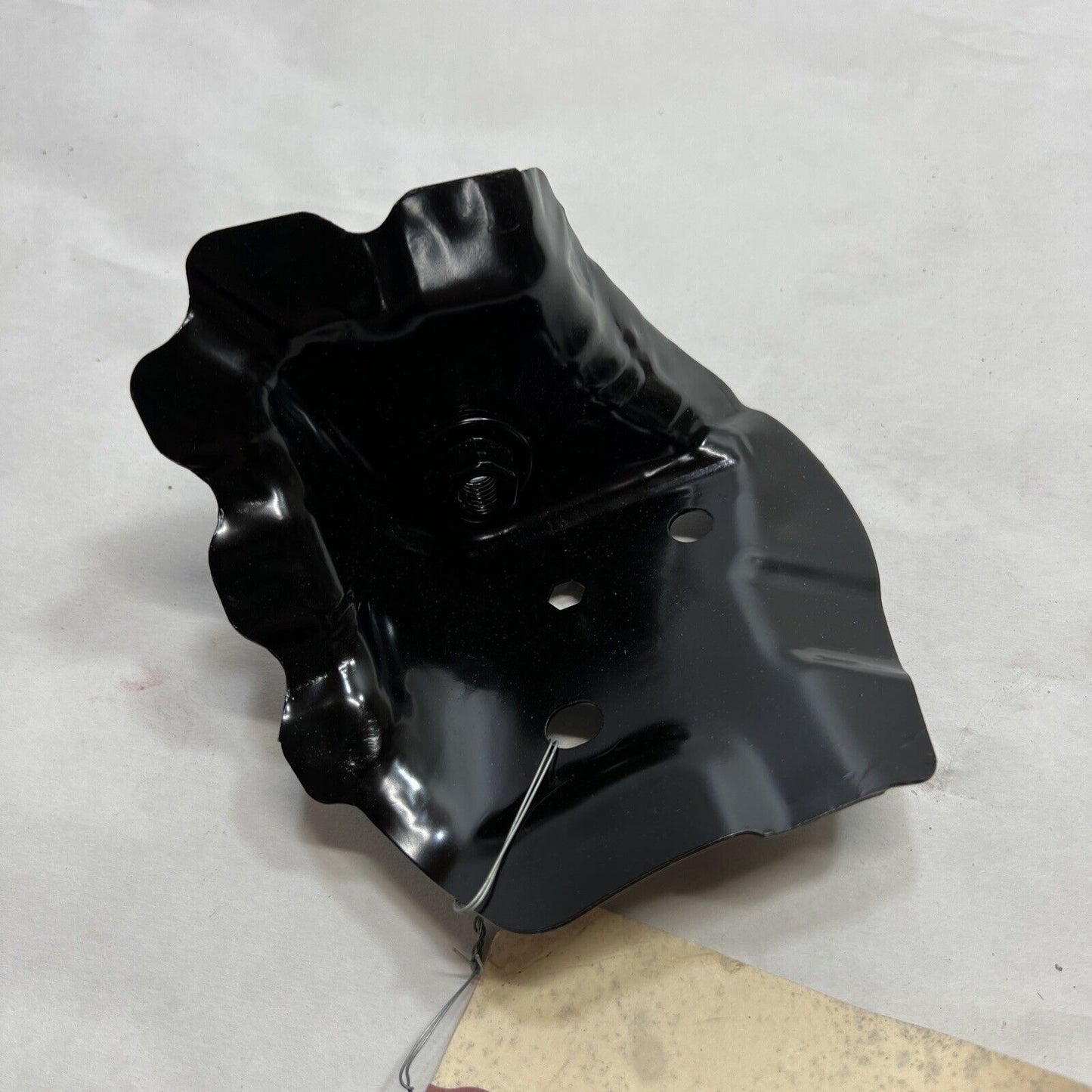 New OEM Genuine GM Right Passenger Side Wheelhouse Panel Reinforcement 84054596