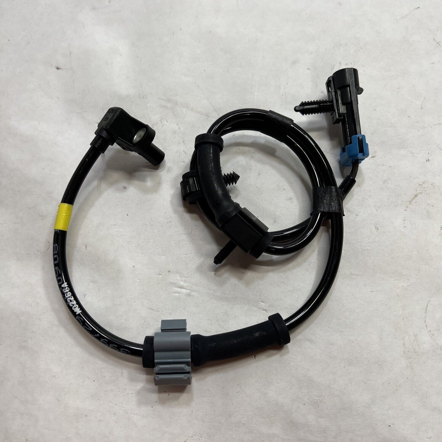 New OEM GM Wheel Speed Sensor Front 15716191