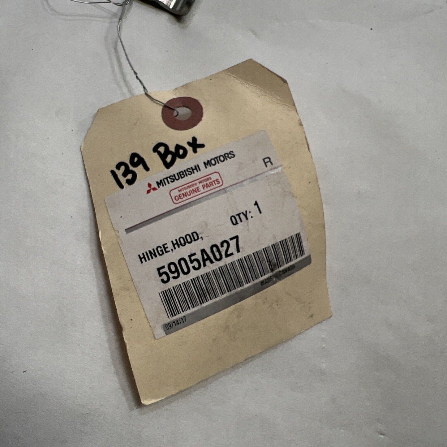 New OEM Genuine Mopar Sebring 2001-2005 Hood Hinge 5905A027