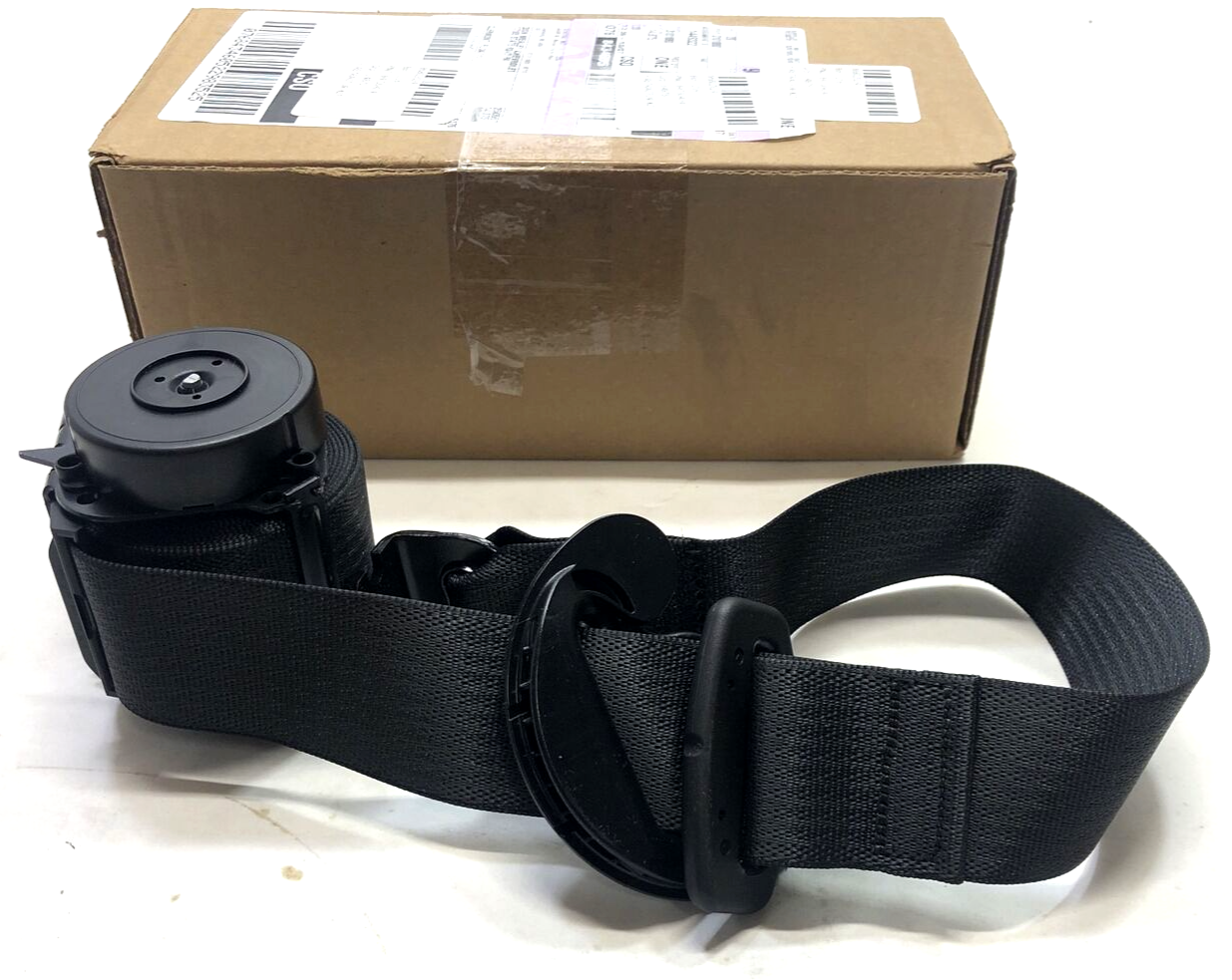 New OEM Genuine GM Right Passenger Side Second Row Seat Belt Retractor 86802024