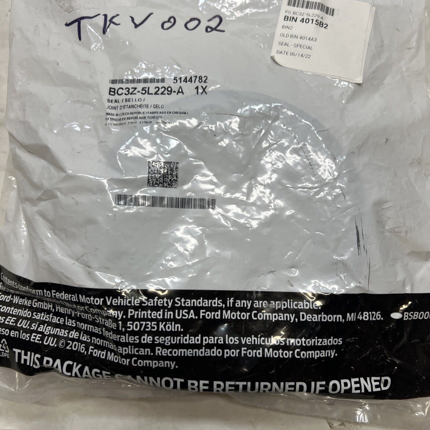 New OEM Genuine Ford Transit-150 2011-2019 Reservoir Seal BC3Z5L229A