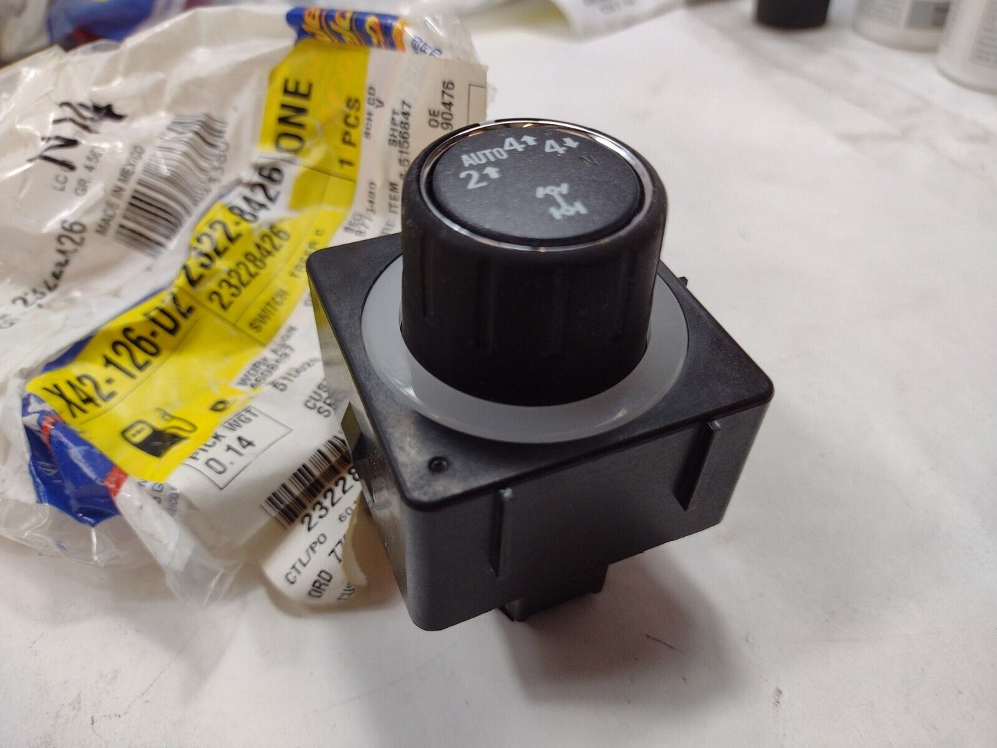 Genuuine OEM GM Transfer Case Switch 23228426