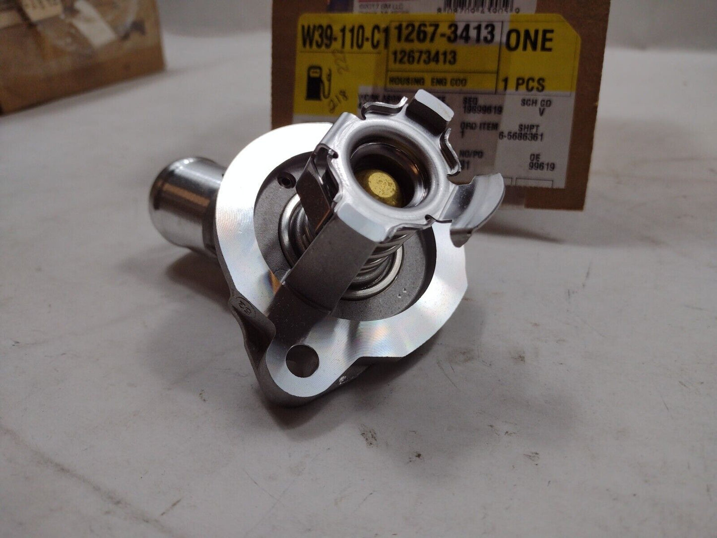 Genuine OEM GM Chevy Malibu Coolant Thermostat/Housing Assembly 2016-24 12673413