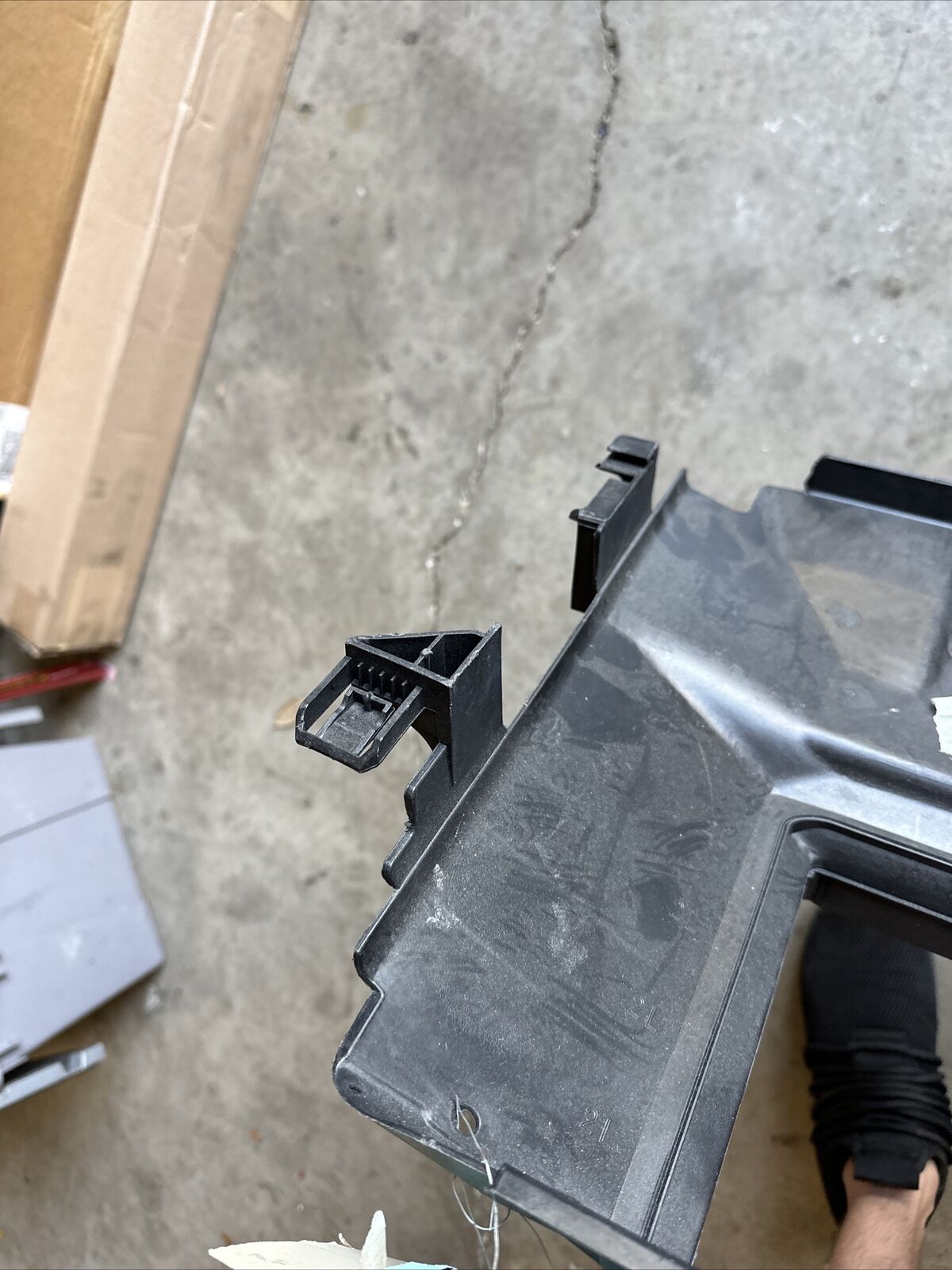 New OEM Genuine Ford Focus 2012 -2014 Radiator Shutter Housing CM5Z-8B455-A