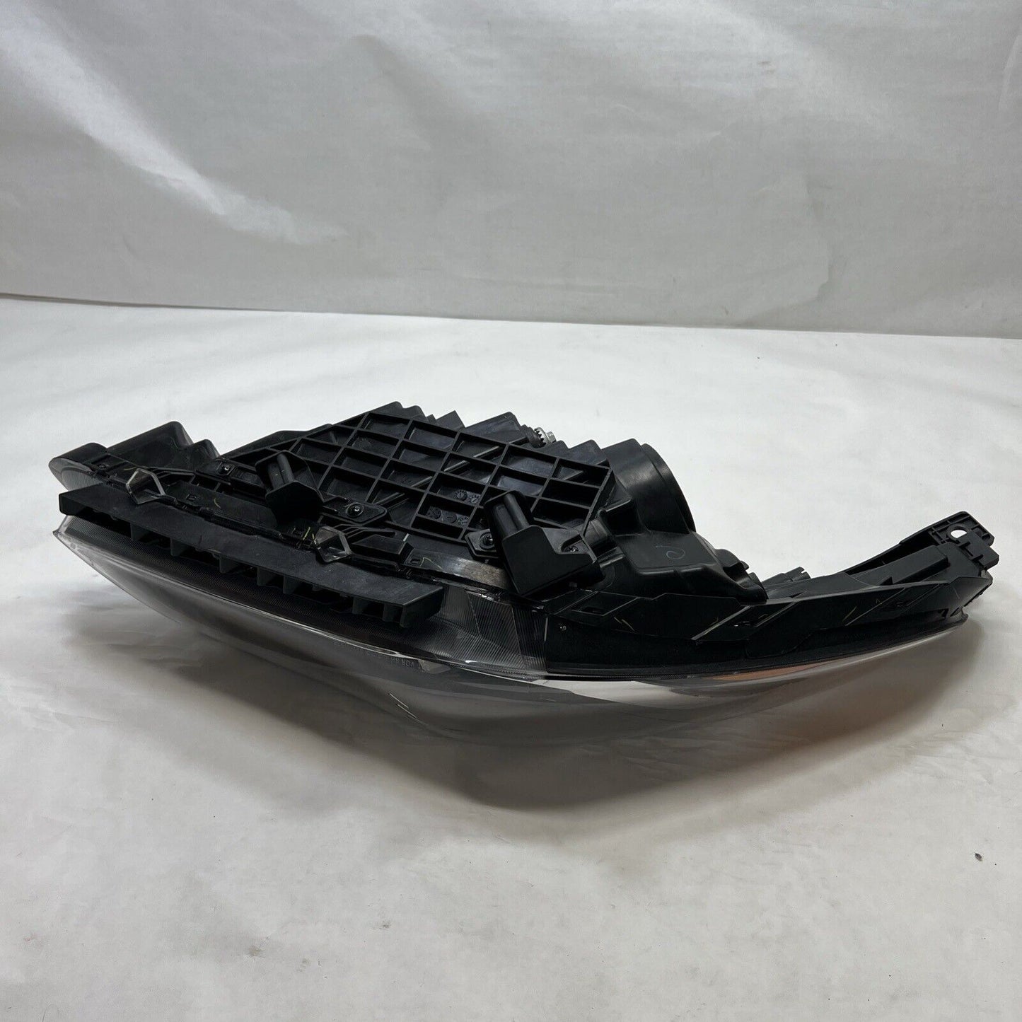 New OEM Genuine Hyundai 15-17 Right Passenger Side Headlight Assembly 92102C2050