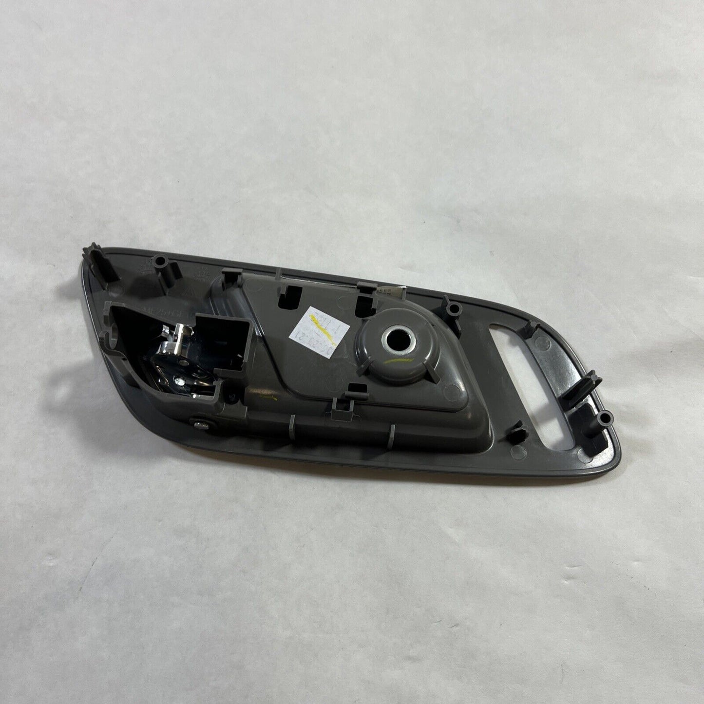 Genuine OEM GM Chevrolet Front Right Side Interior Door Handle 07-14 22855622