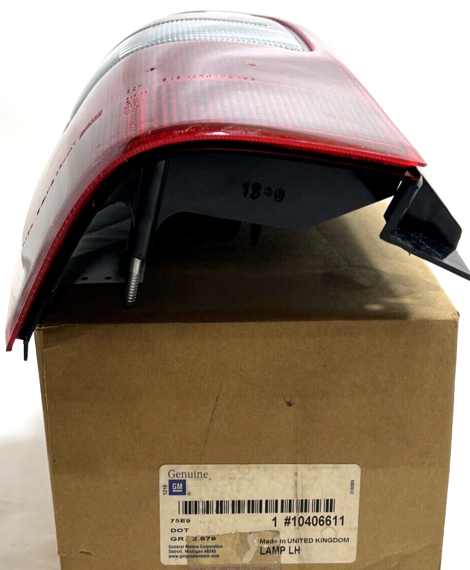 Genuine OEM GM Chevy Venture Tail Light Lamp Left Driver Side  10406611
