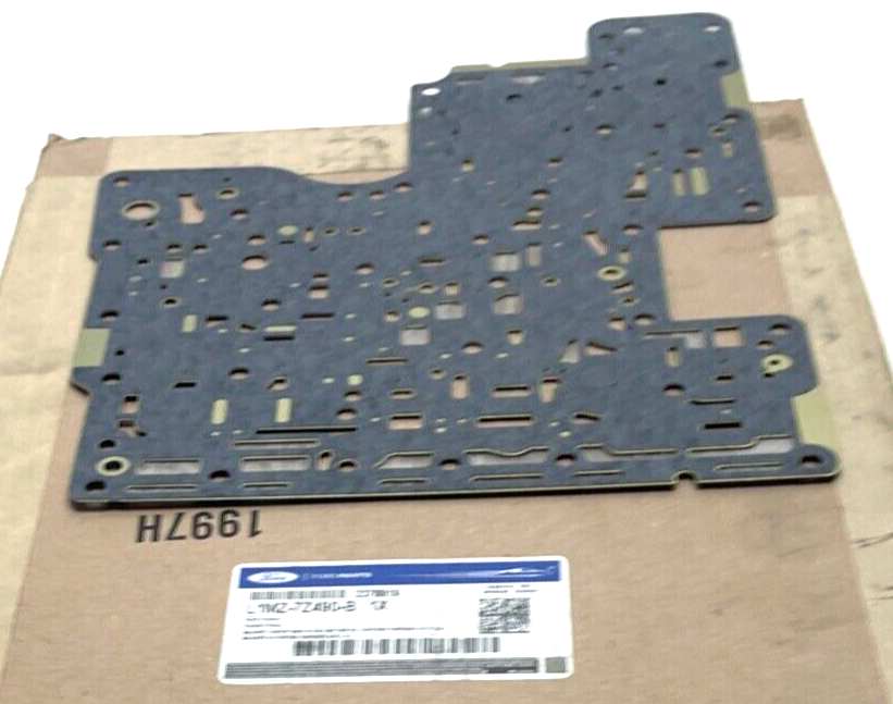 New OEM Genuine Ford Auto Transmission Valve Body Separator Plate l1mz7z490e