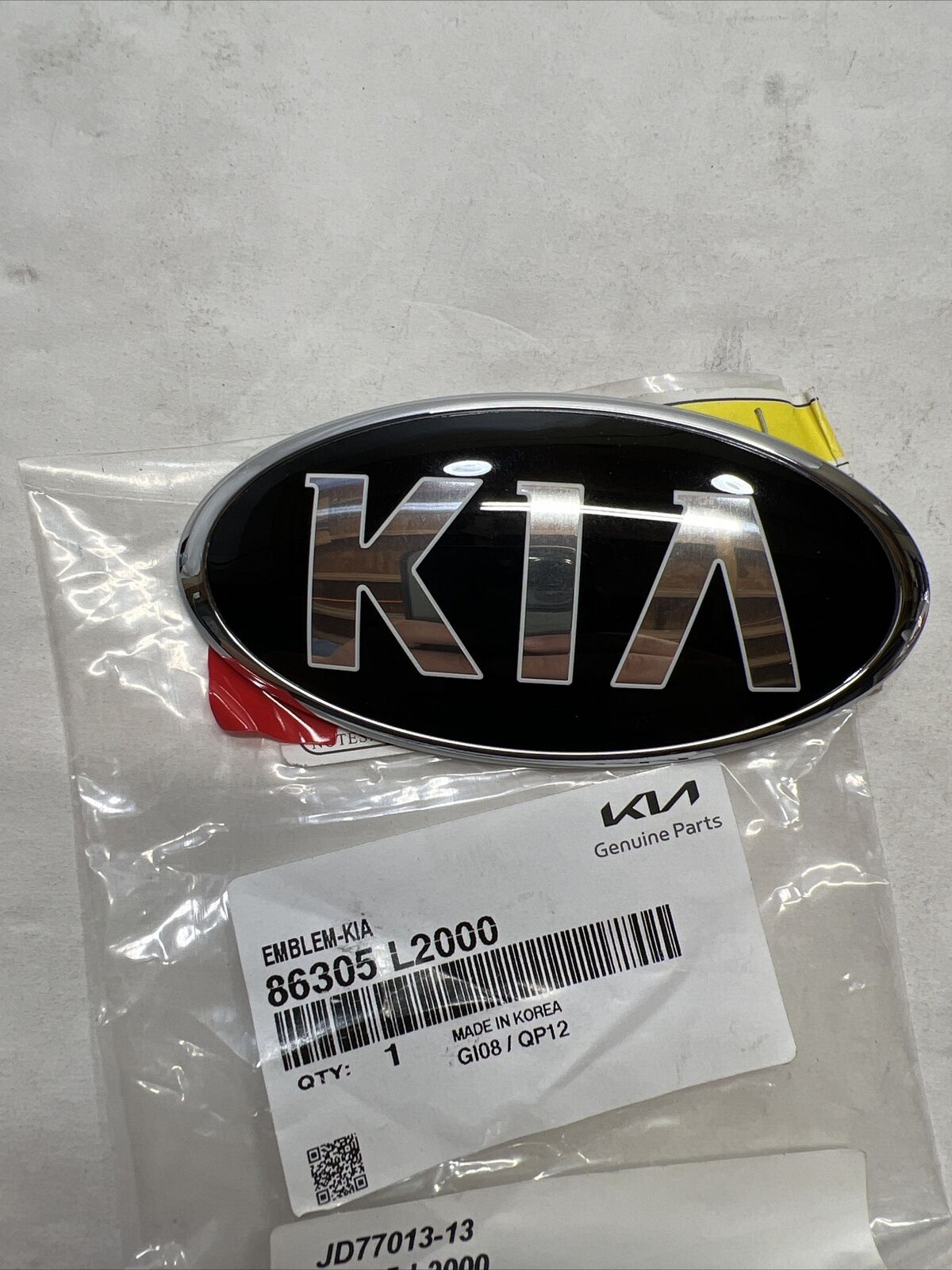 New OEM Genuine Kia Emblem 86305L2000