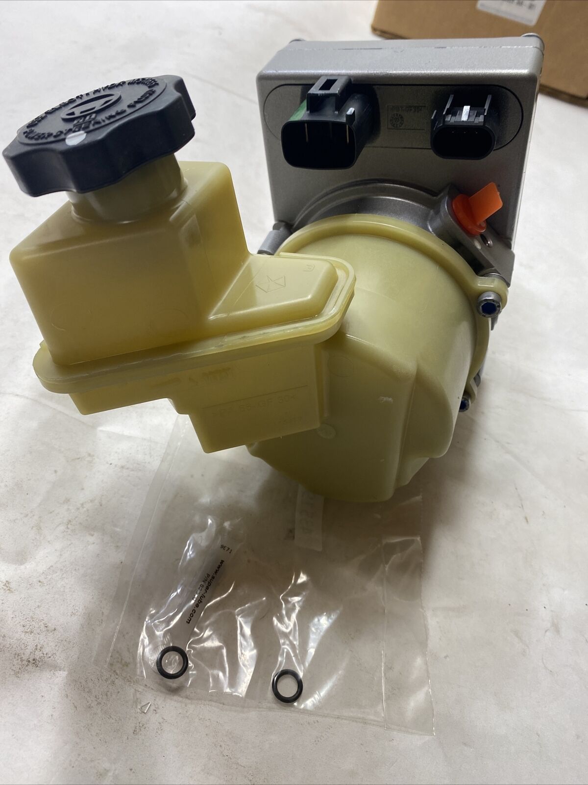 New OEM Genuine Mopar Power Steering Pump Remanufactured R8059525AK