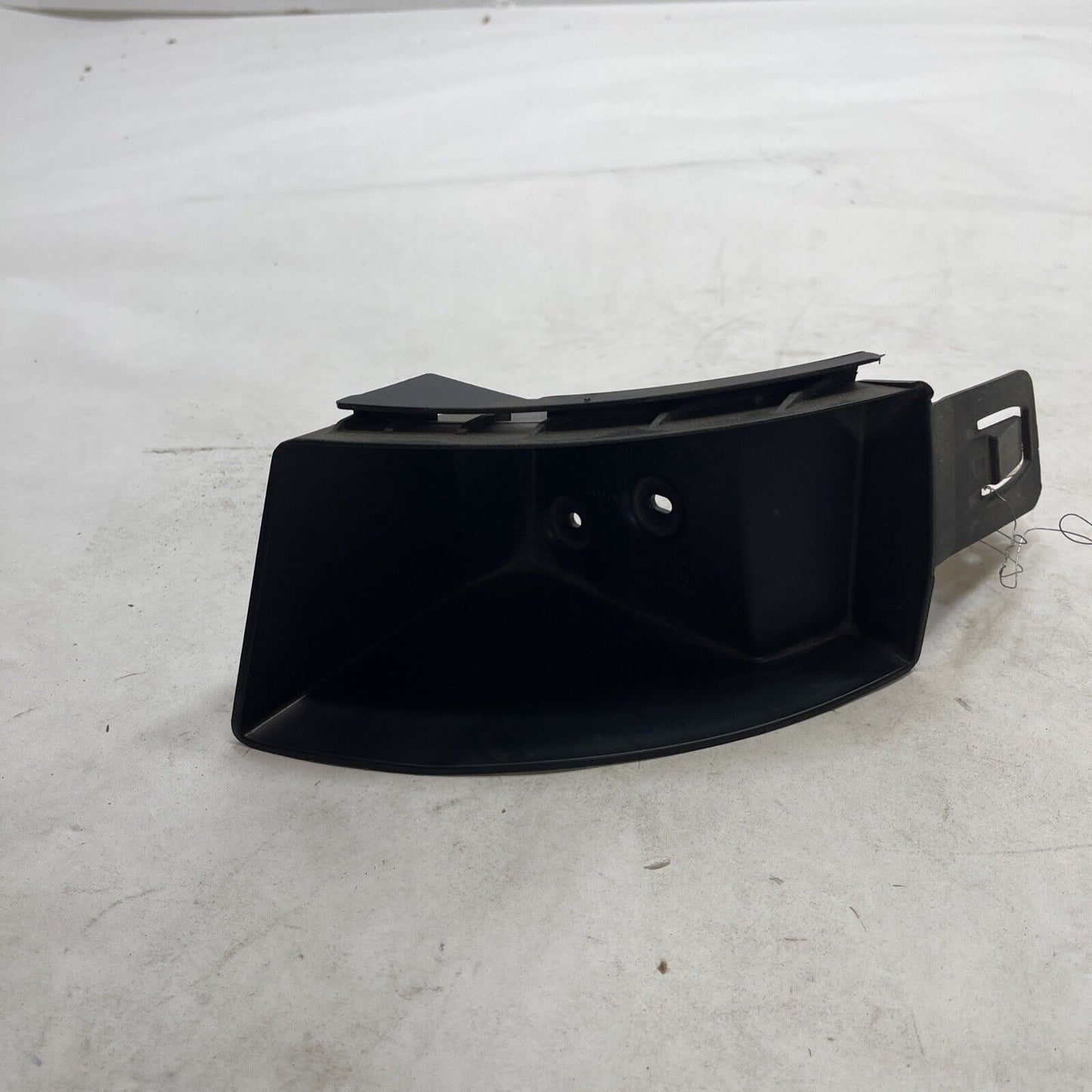 New OEM Genuine Ford 13-18 Right Passenger Side Outer Bumper Bracket AM5Z17787A