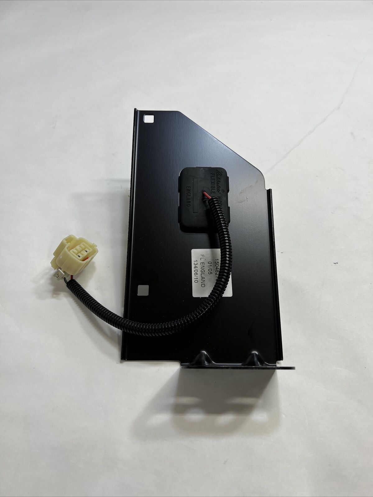 New OEM Genuine GM Rear License Plate Lamp with Bracket & Harness 15048278