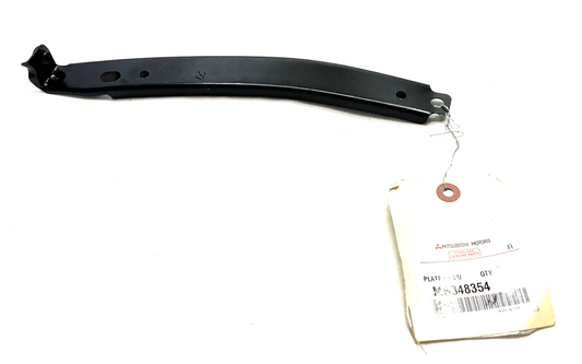 New OEM Genuine Mitsubishi Corvette Right Bumper Upper Cover Plate MR348354