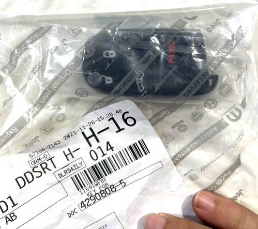 Genuine OEM Mopar Integrated Key FOB Transmitter 2015-2017 68155686AB