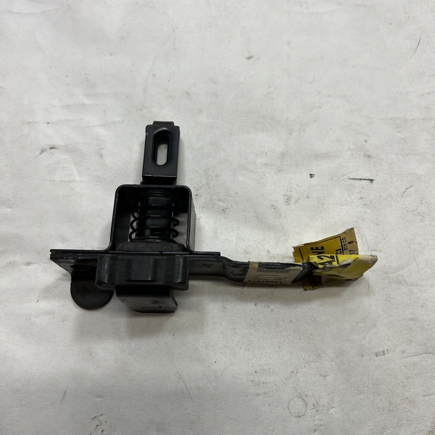 Genuine OEM GM Sonoma Left Driver Side Door Latch Assembly 1994-2004 15647473