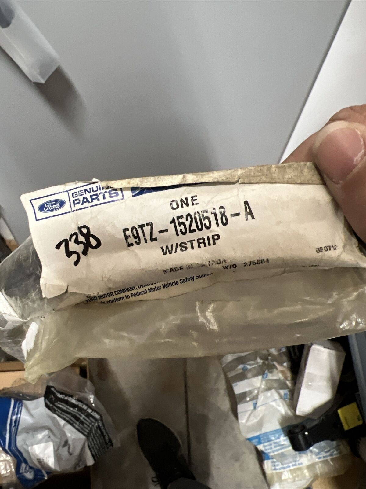 New For Ford Aftermarket Right Lower Door Weatherstrip Assembly E9TZ1520518A