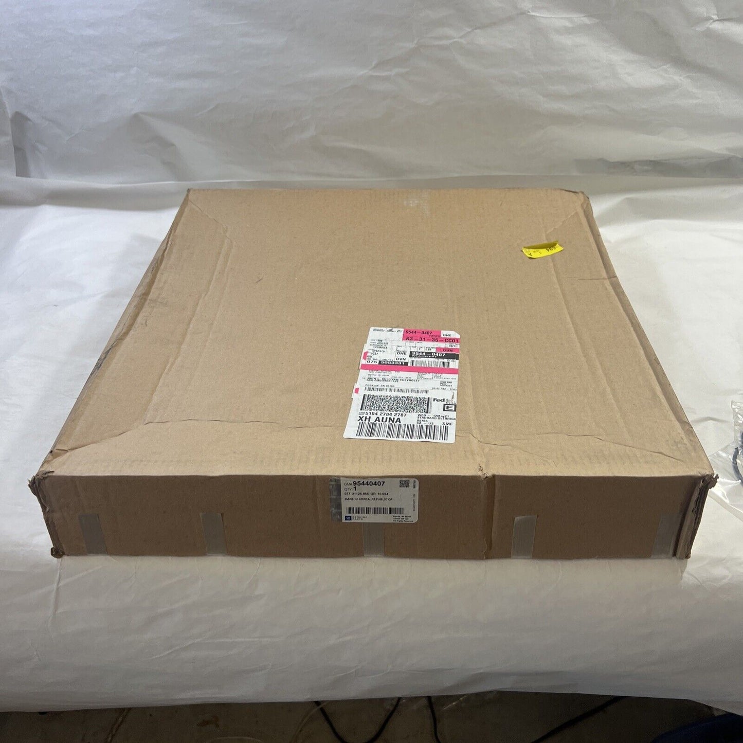 Genuine OEM GM Chevrolet Cruze Rear Left Side Weather-Strip On Body 95440407