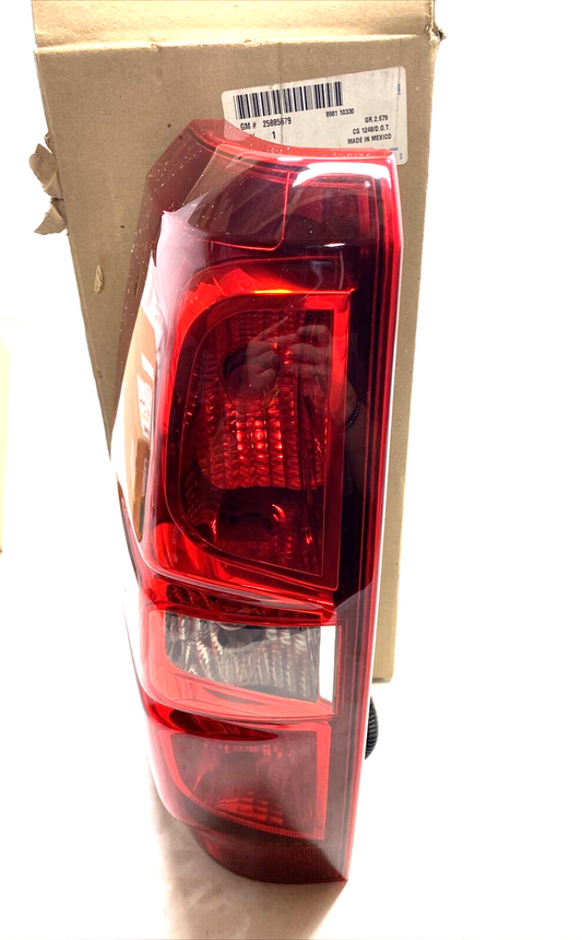 New OEM GM Chevy Avalanche Tail Light Driver Side GENUINE 2007-2013 25885679
