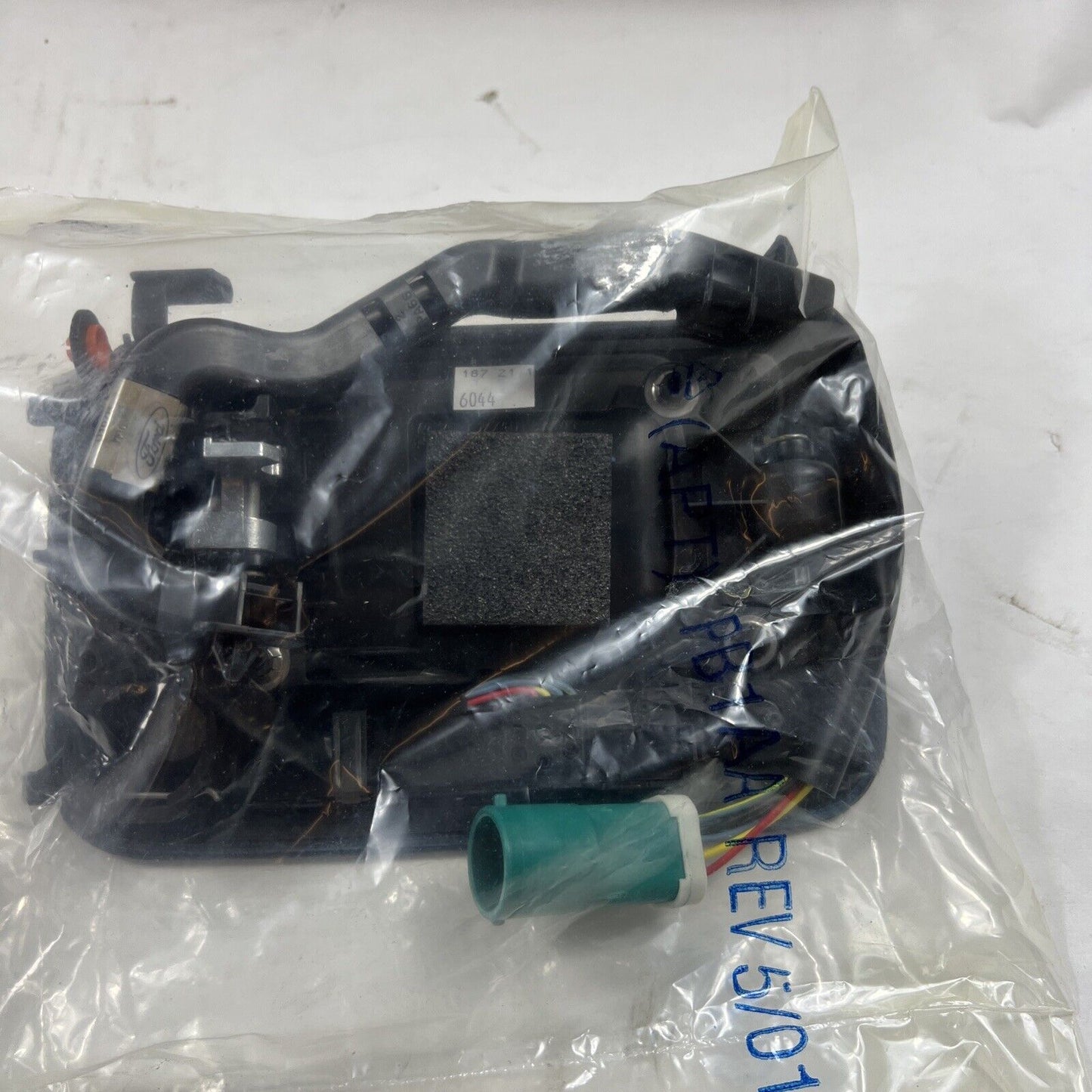 NEW OEM Ford Front Driver Exterior Black Chrome Keypad Door Handle CL3Z1522405AD