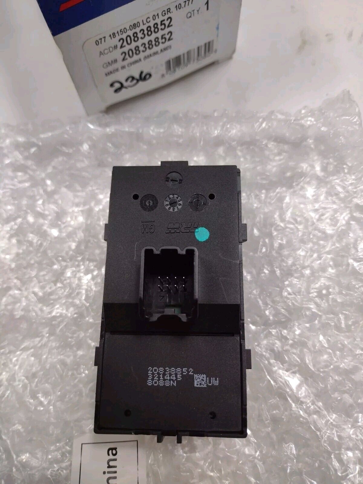 GM Genuine Parts 20838852 Door Window Switch