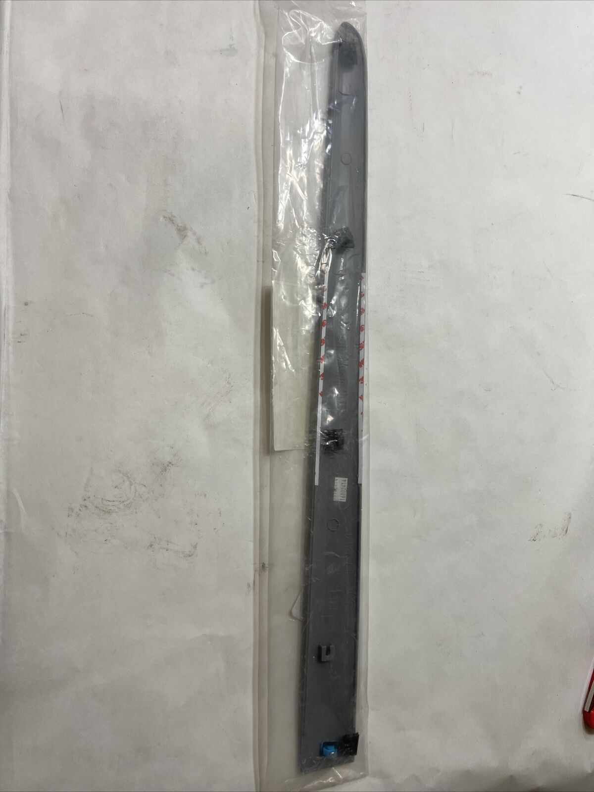 Kia Cera moulding trim rear right door silver 87722-2f000 genuine 2004