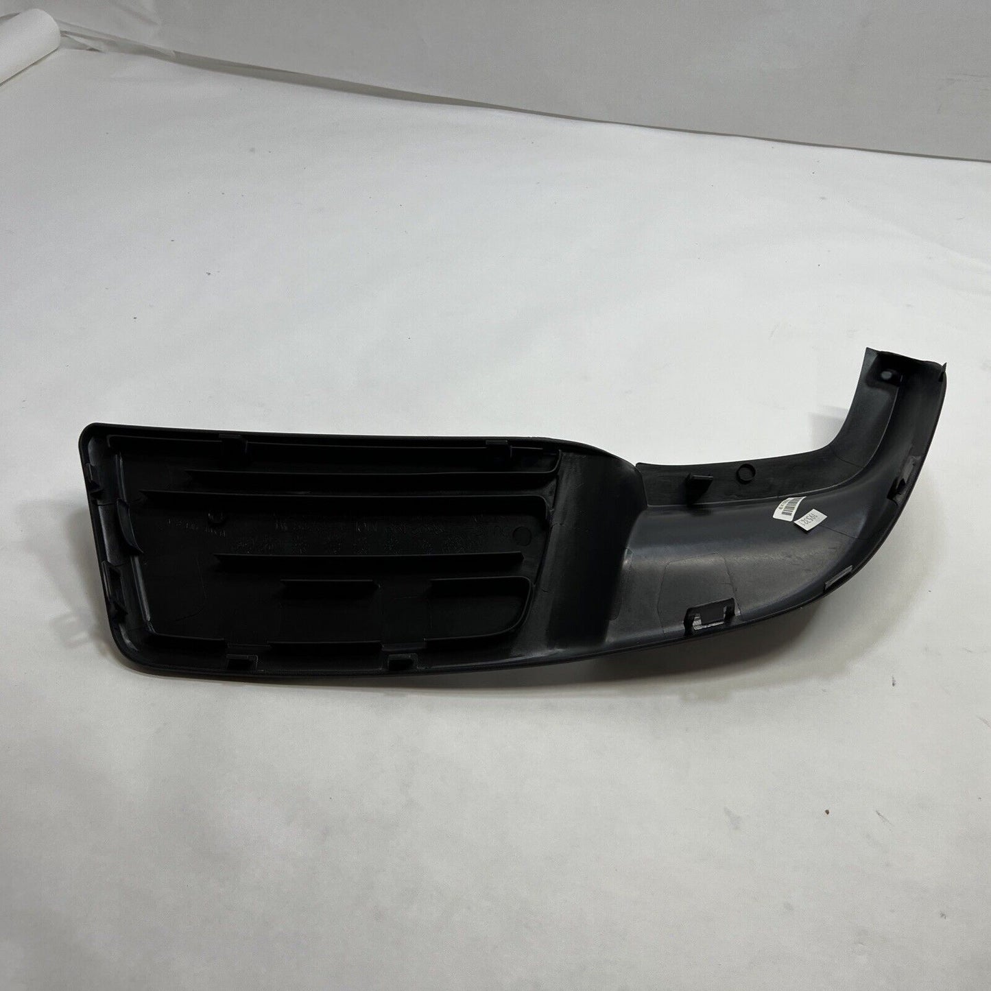 New OEM Genuine GM 2002-2008 Rear Driver Side Bumper Step Outer Pad 12335817