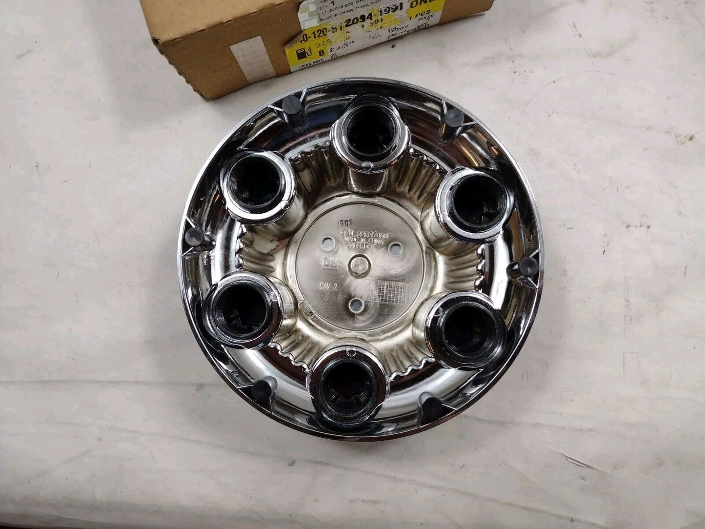 Genuine OEM GM Chevrolet Silverado 1500 Wheel Cap 2005-2018 20941991