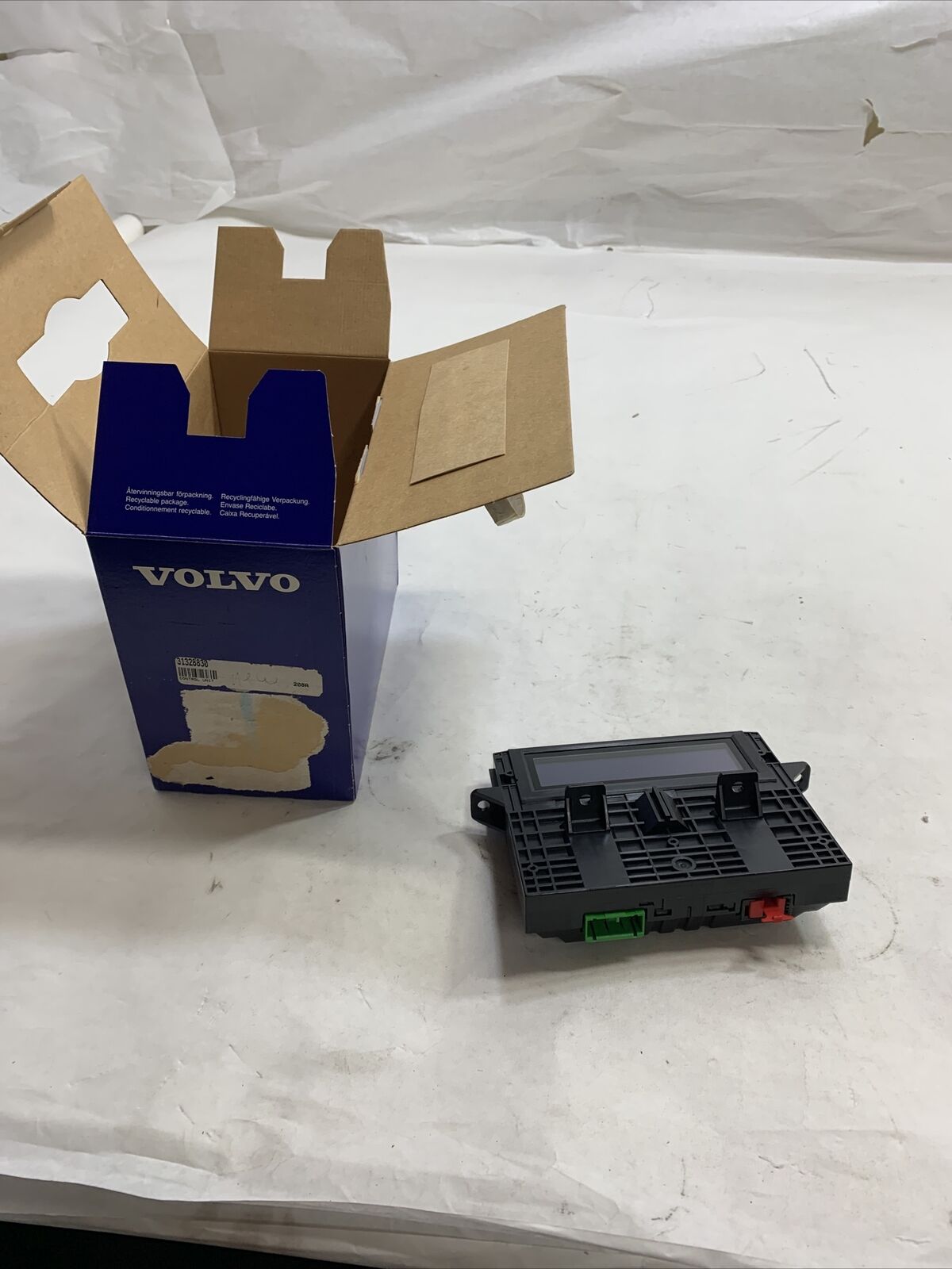 New OEM 2010-2011 Volvo Xc60 Dash Upper Display Screen 30772584