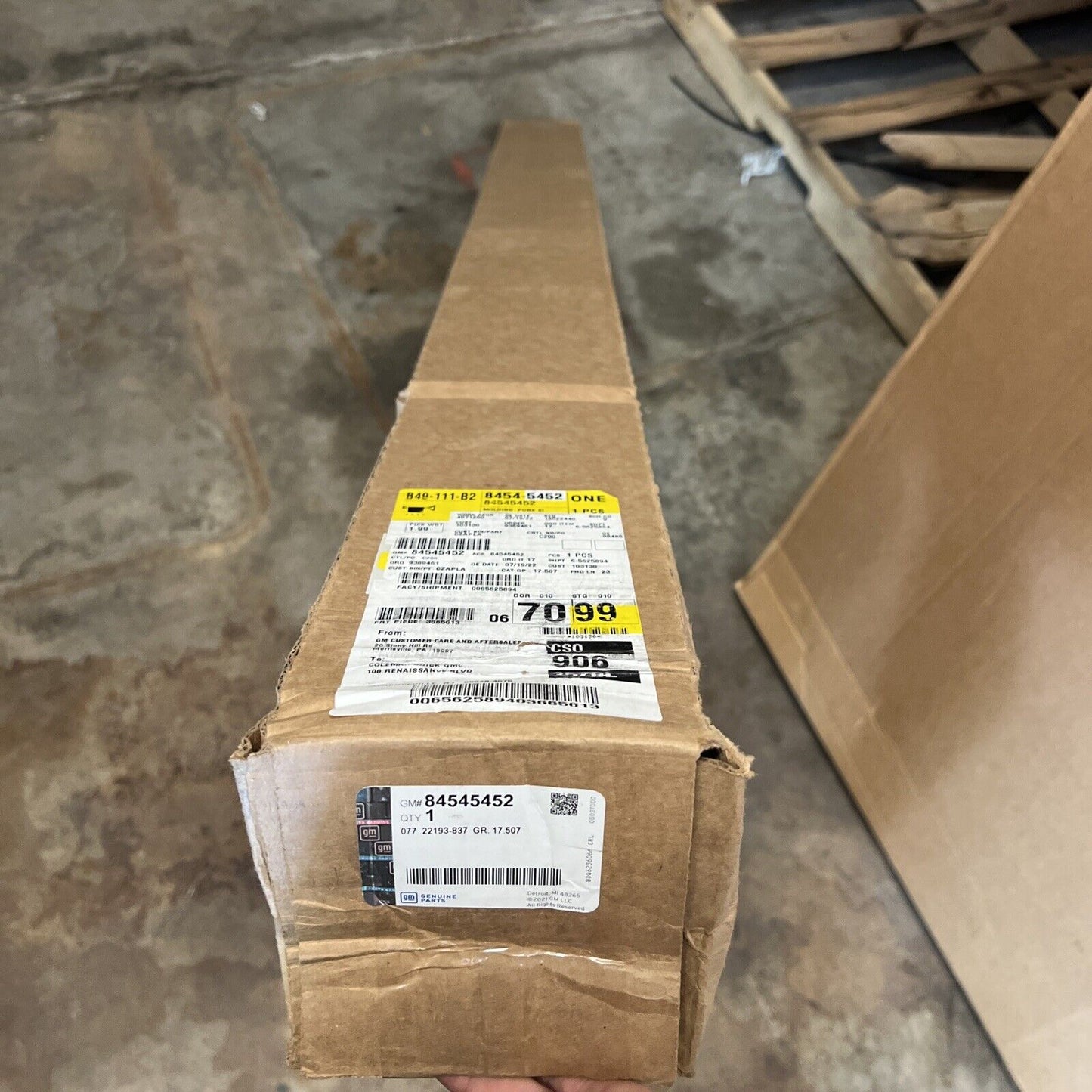 Genuine OEM GM Right Passenger Side Upper Molding 2019-2024 84545452