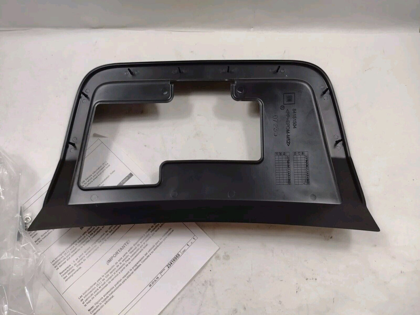 Genuine OEM GM Chevy Equinox Trailer Hitch Trim Bezel 2018-2021 84151503
