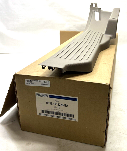 New OEM Genuine Ford 14-18 Rear Right Passenger Side Sill Plate dt1z1713228ba