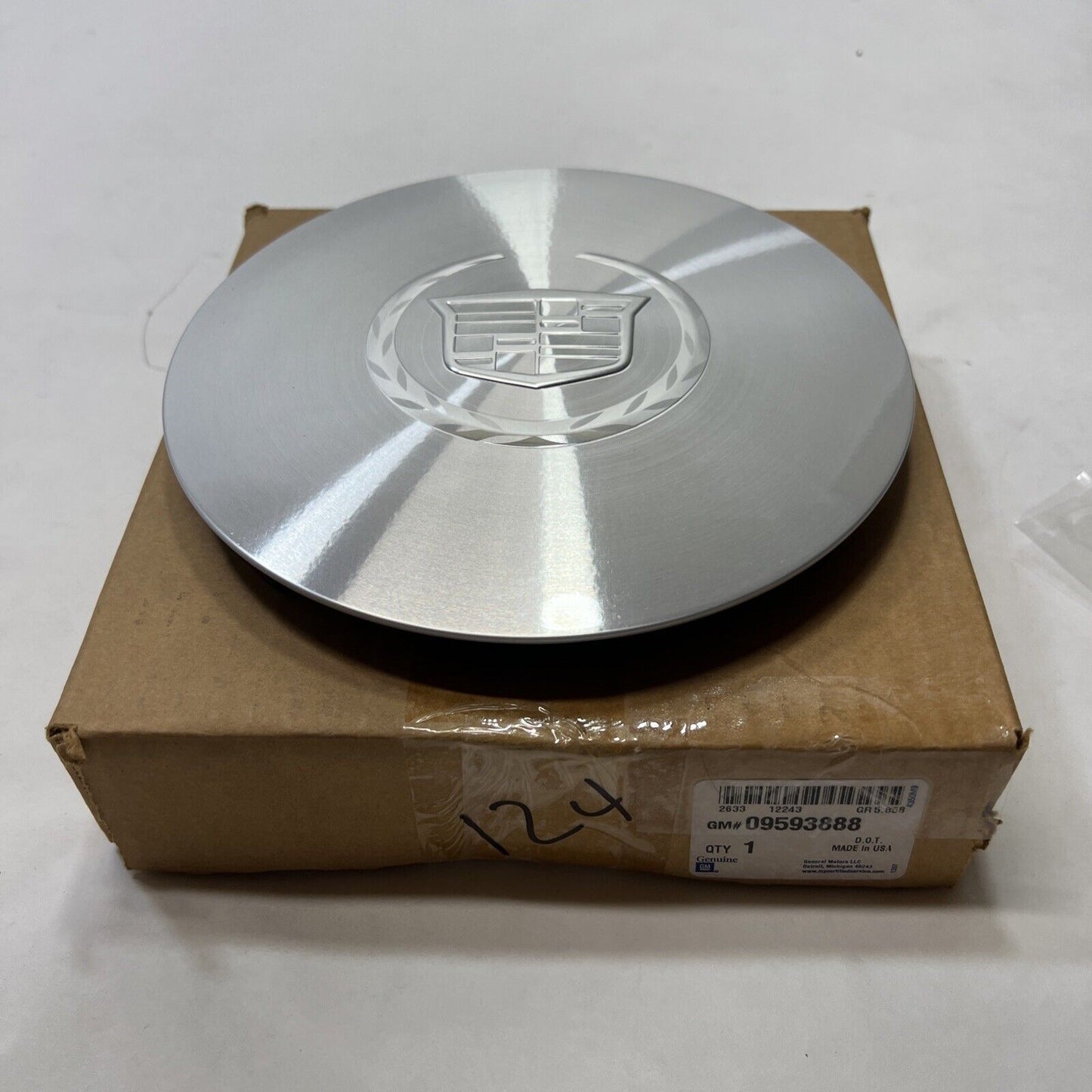 New OEM Genuine GM Cadillac Wheel Cap Cover Cap 02-06 09593888