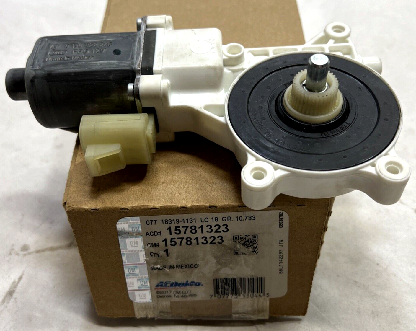 New OEM Genuine GM Chevrolet 04-12 Left Driver Side Door Window Motor 15781323