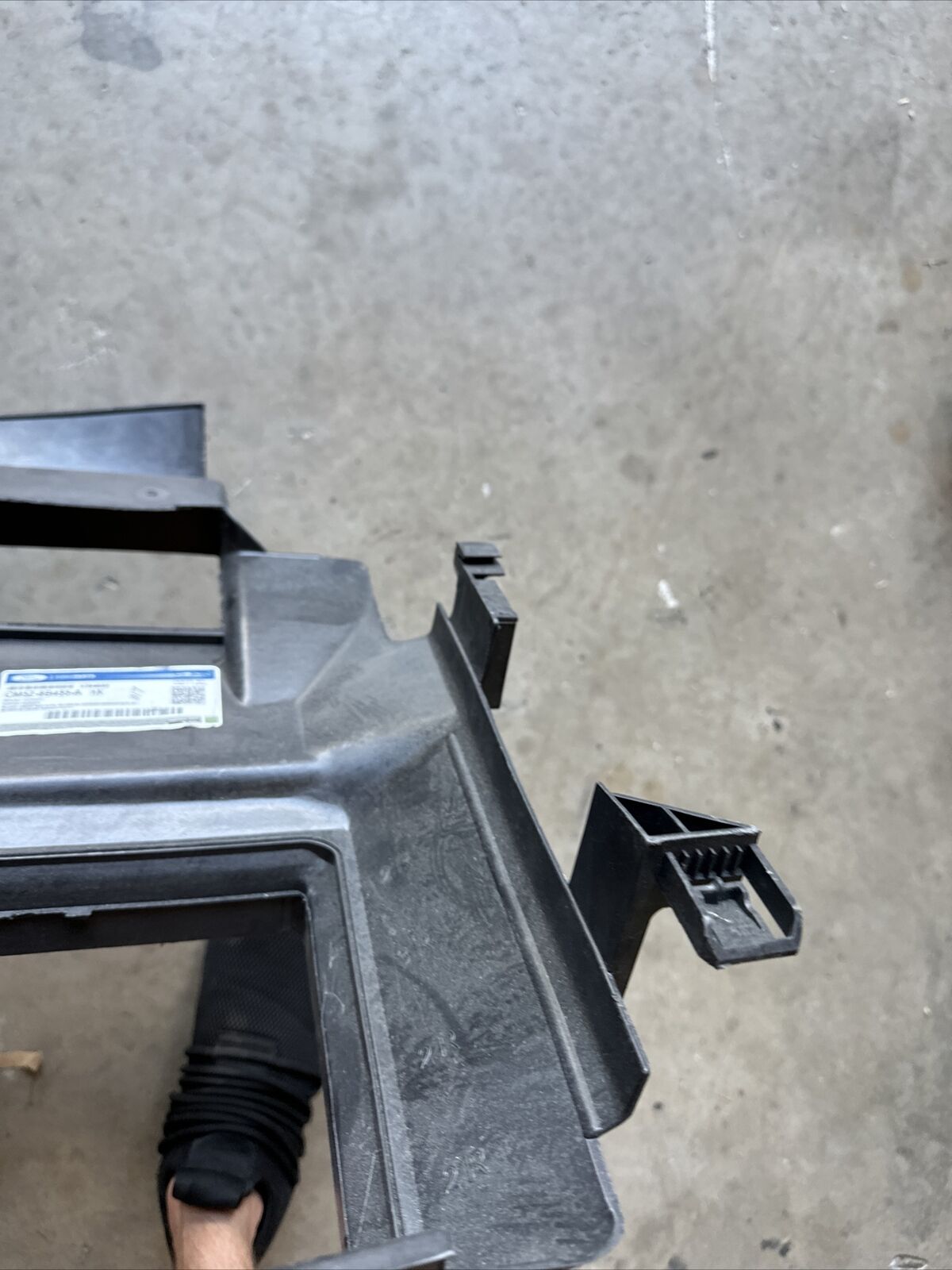 New OEM Genuine Ford Focus 2012 -2014 Radiator Shutter Housing CM5Z-8B455-A