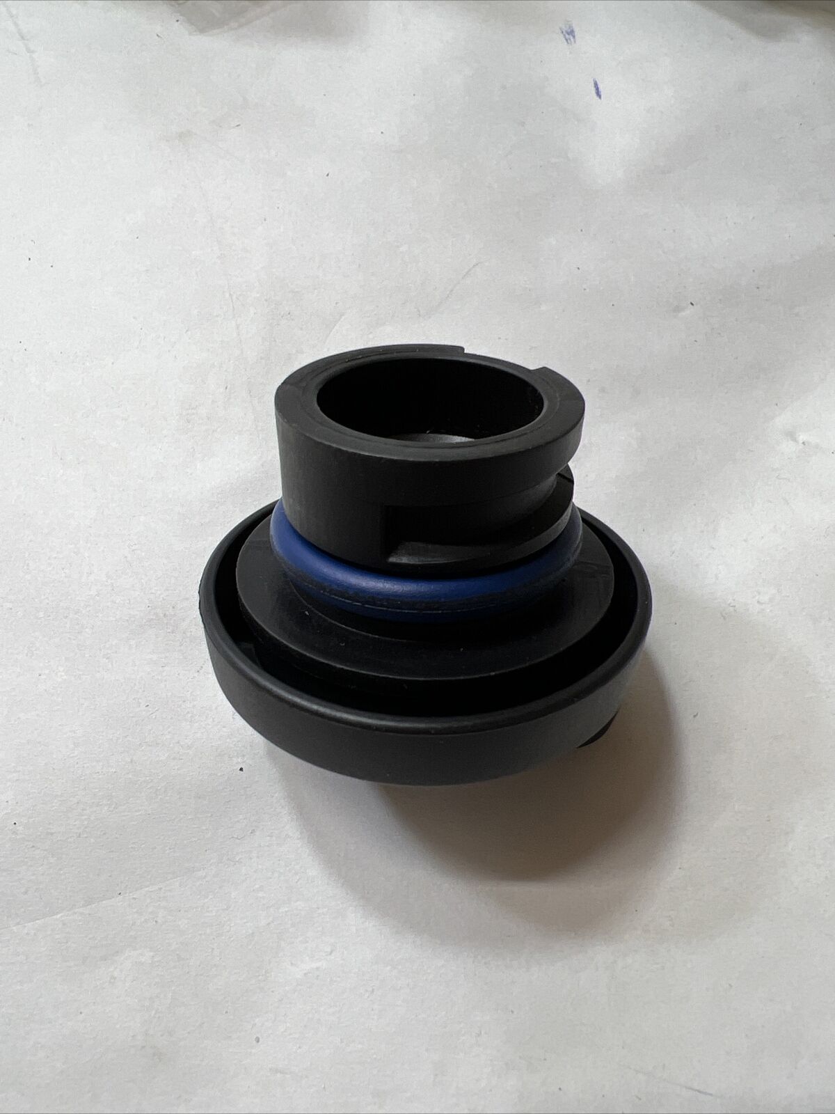 New OEM Genuine GM 2004-2013 ACDelco FC215 Engine Oil Filler Cap 12583570