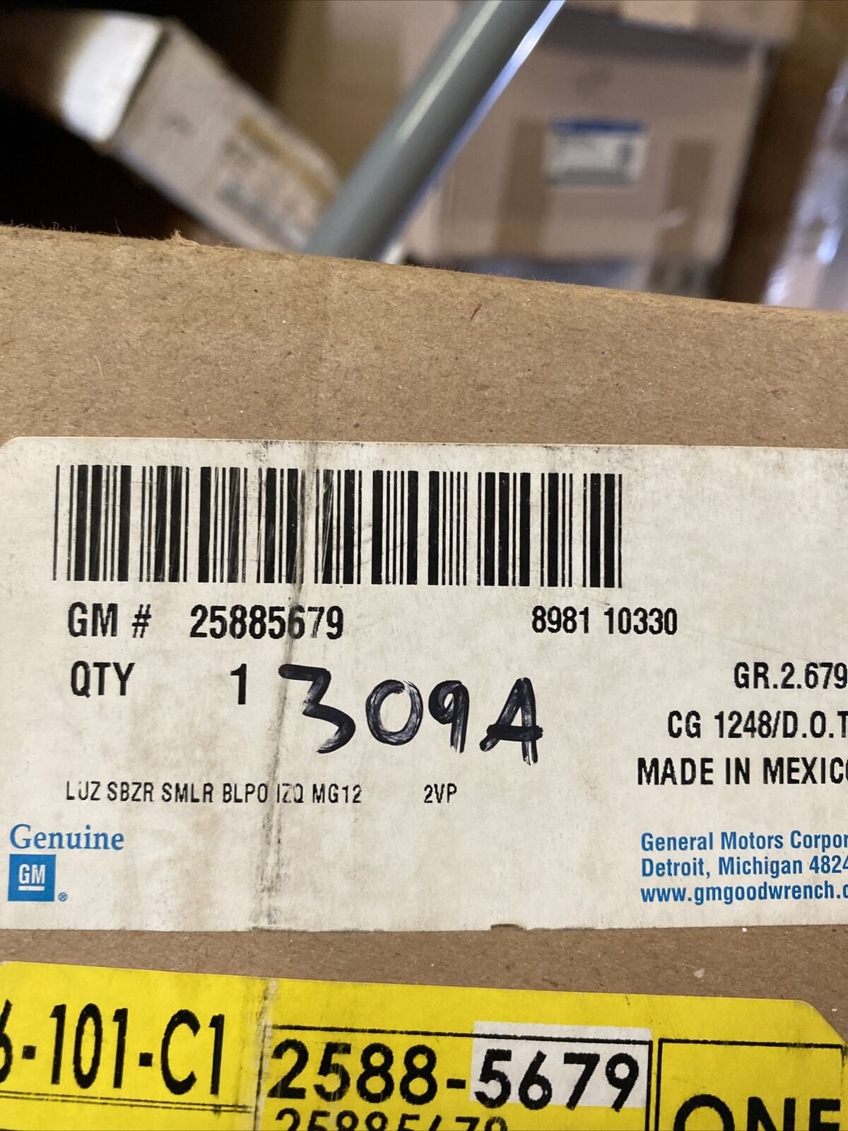 New OEM GM Chevy Avalanche Tail Light Driver Side GENUINE 2007-2013 25885679