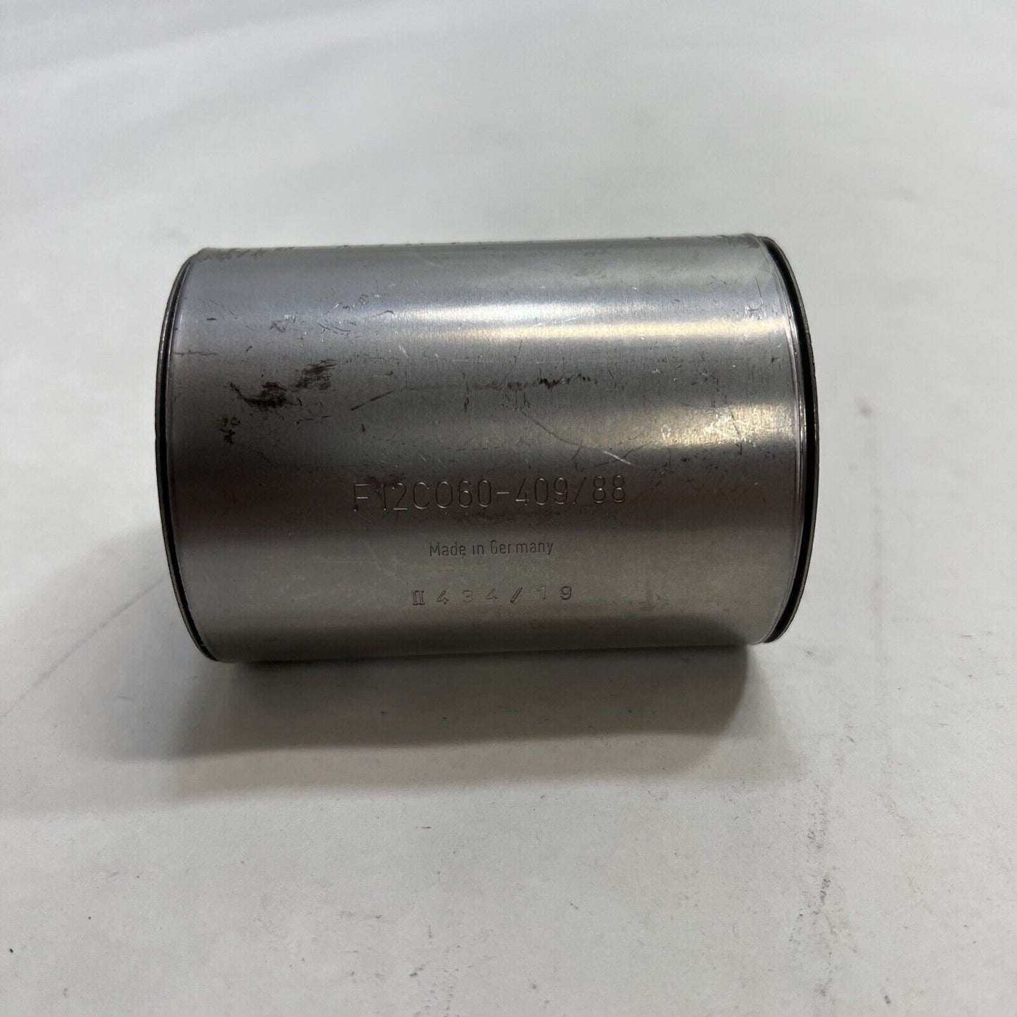 New OEM GM General Motors Center Clamp 13278370