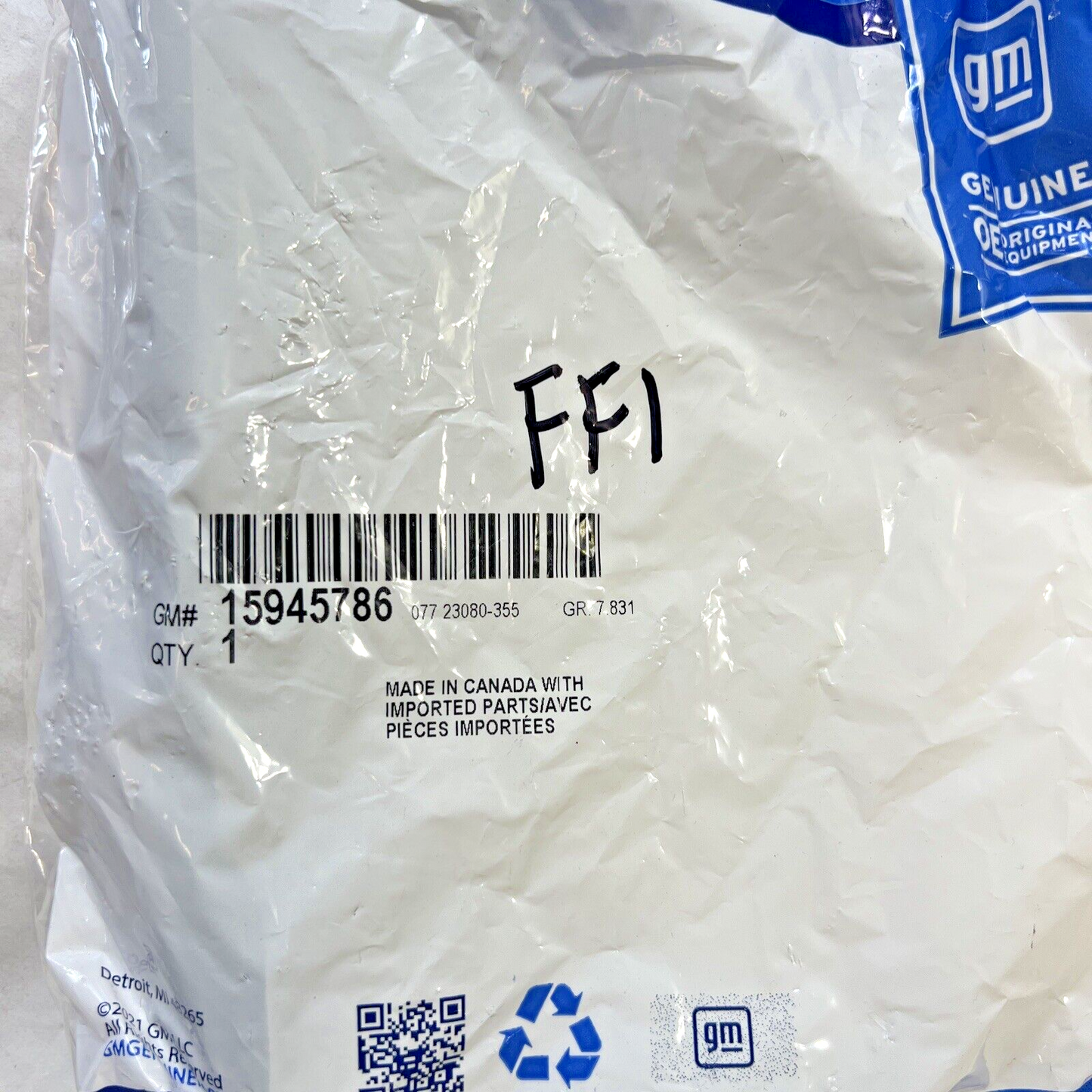 Genuine OEM GM Front Left Driver Side Bumper Fascia Side Bracket 07-14 15945786